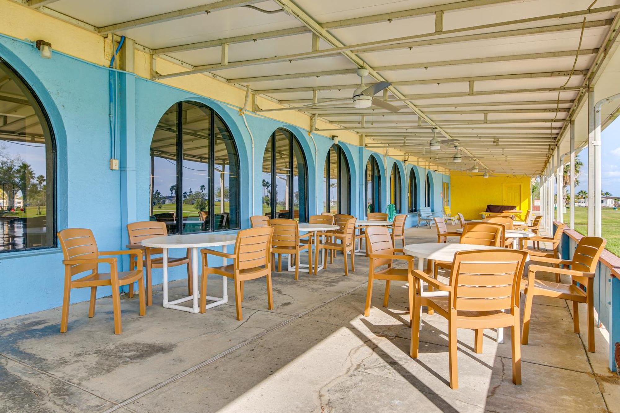 Cozy Waterfront Port Isabel Cottage With Deck! エクステリア 写真
